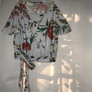 💥2/18💥Zara Basic Collection White Floral Shirt